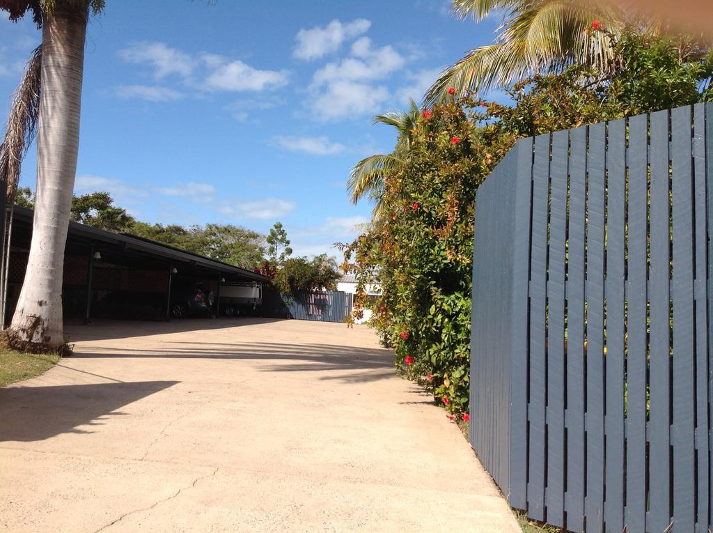 Emu Park Motel Exterior foto